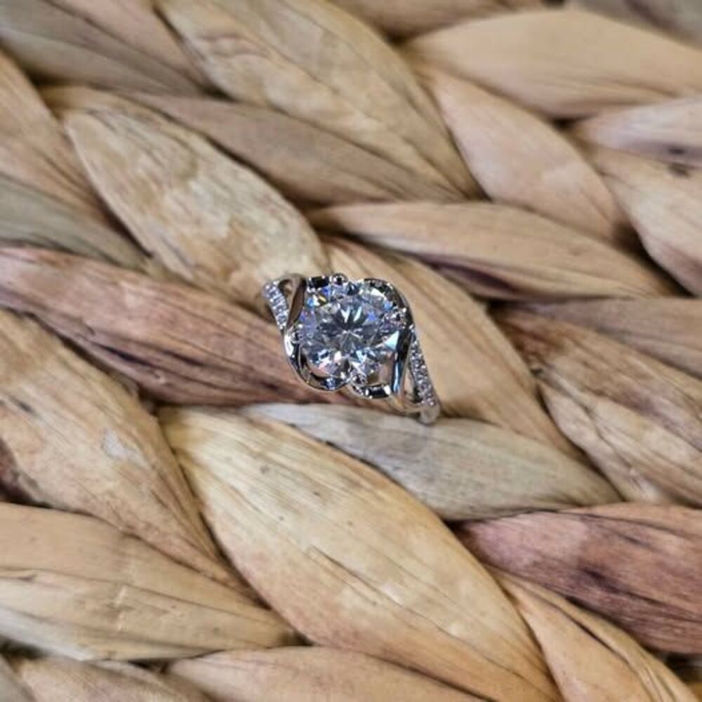Round Cut Moissanite Engagement Ring Size 6